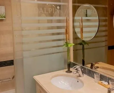 Hotel Guadalpin 5*